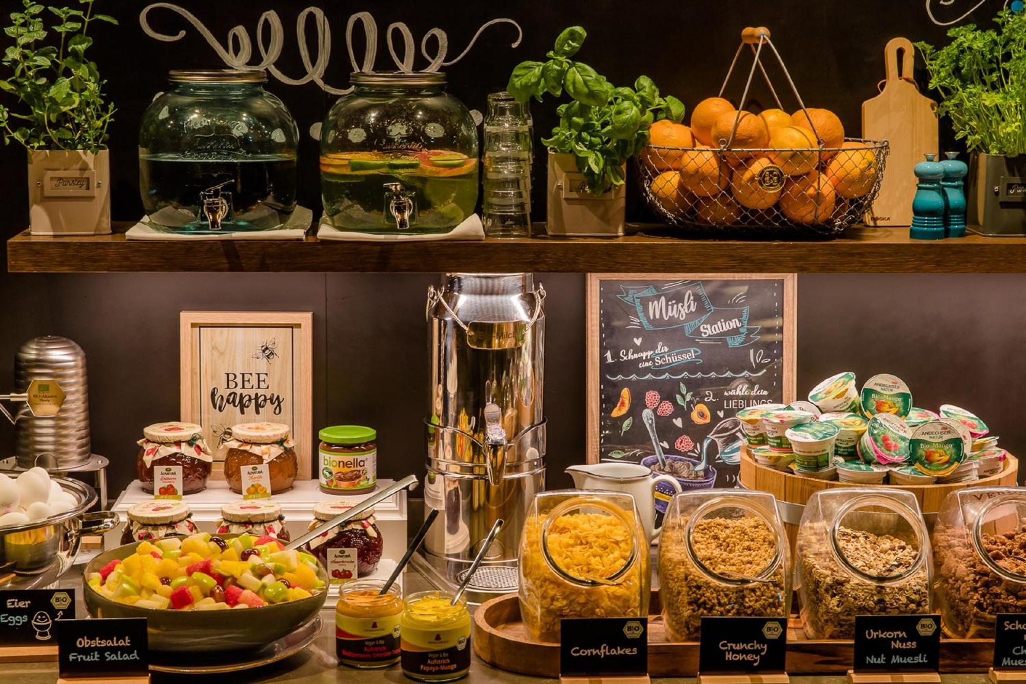 Motel One Berlin-Hackescher Markt Ngoại thất bức ảnh